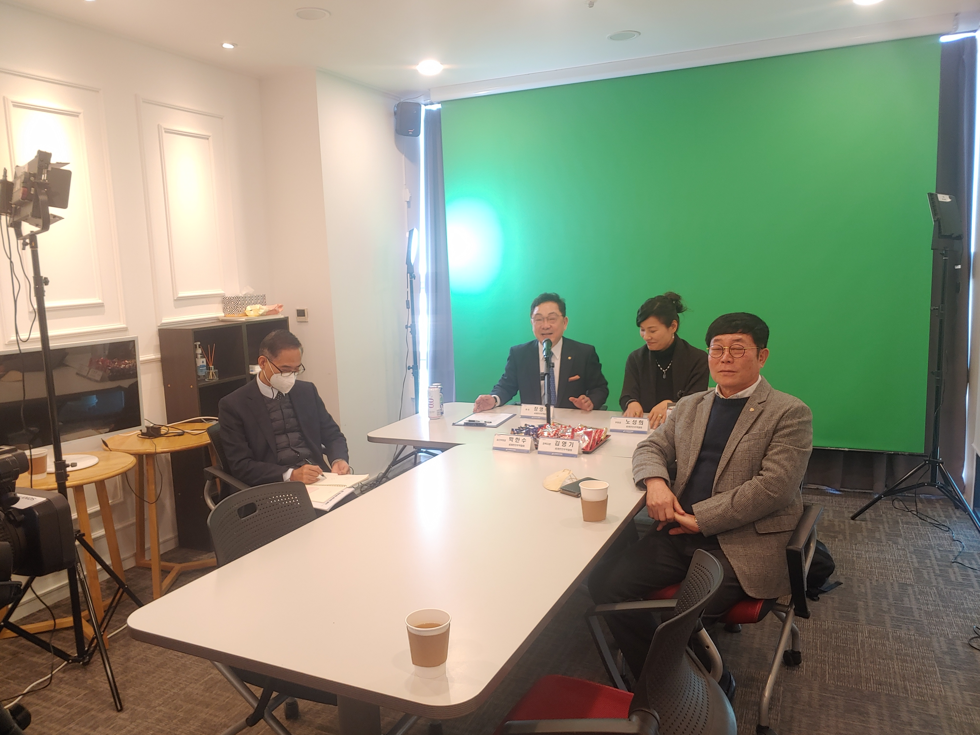 20211230_통상위원회송년밤_03.jpg 이미지입니다.