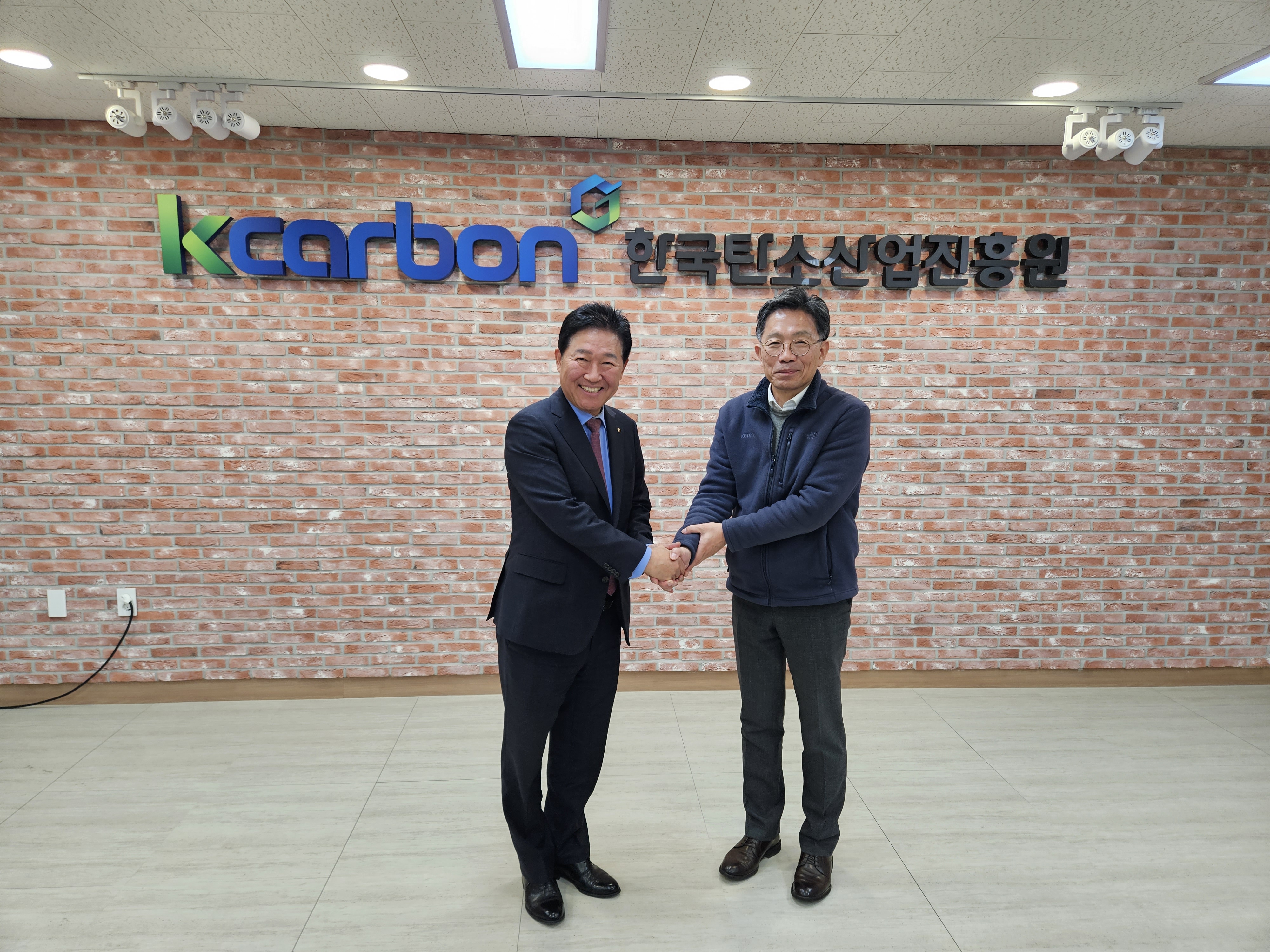 KakaoTalk_20231219_114707385_01.jpg 이미지입니다.