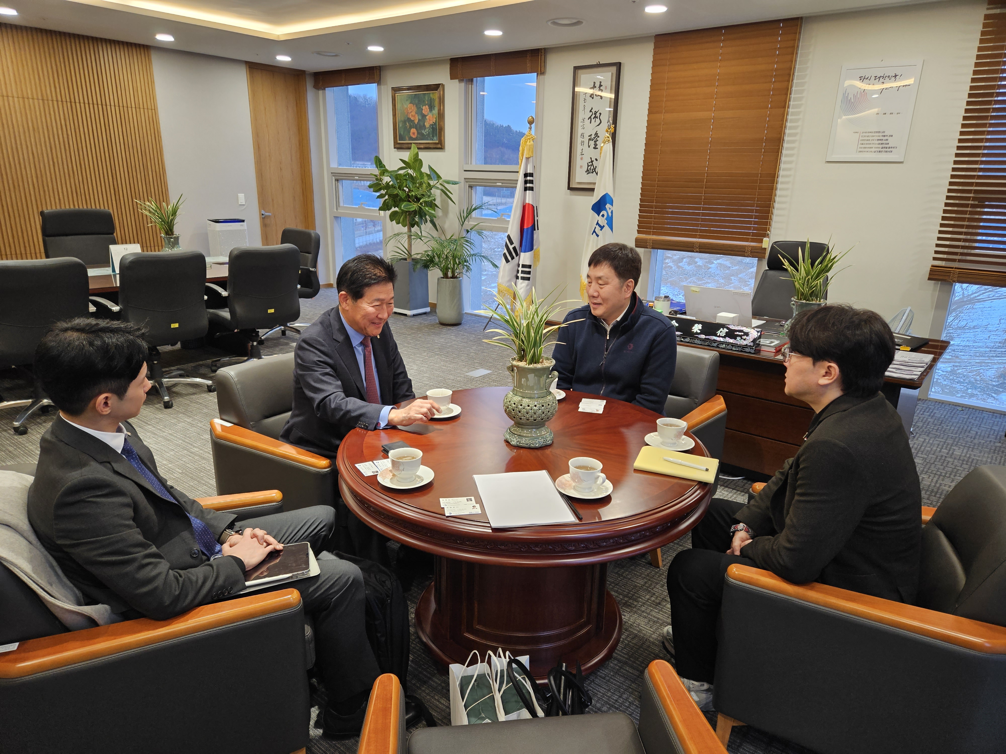 KakaoTalk_20231219_152621653_02.jpg 이미지입니다.