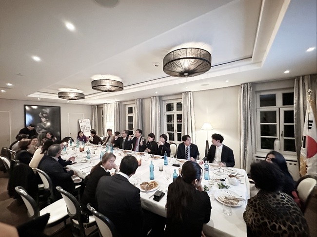 1.jpg 이미지입니다.