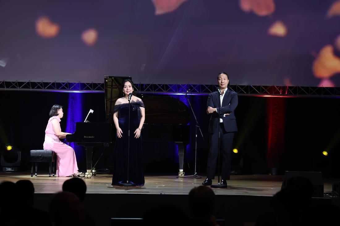 D1-openning (11).jpg