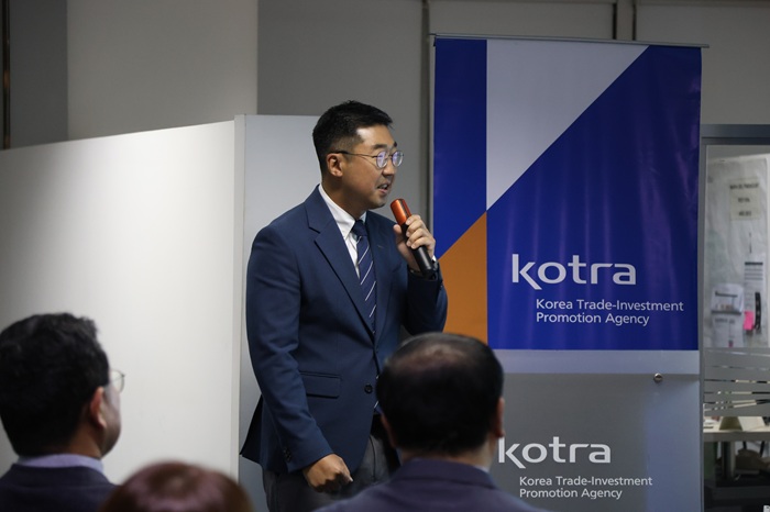 5. 김동천 코트라 관장.jpg 이미지입니다.