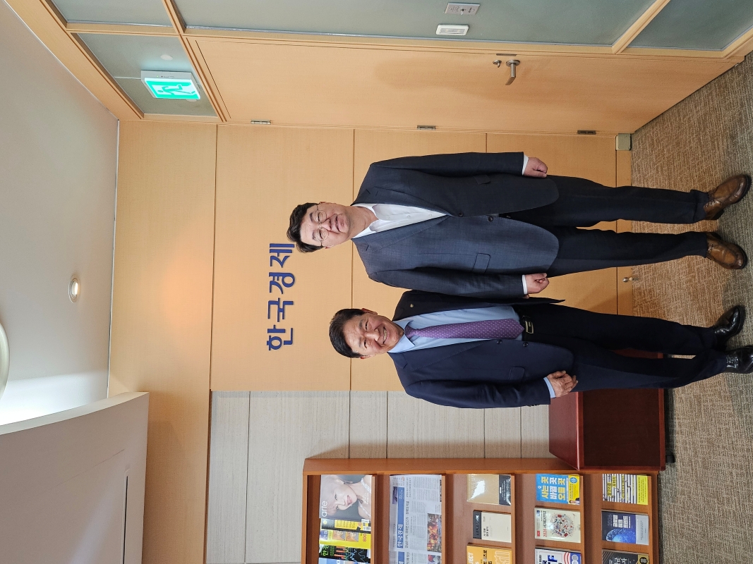 회장 동정 한국경제신문 조일훈 신임 사장 (1).jpg 이미지입니다.