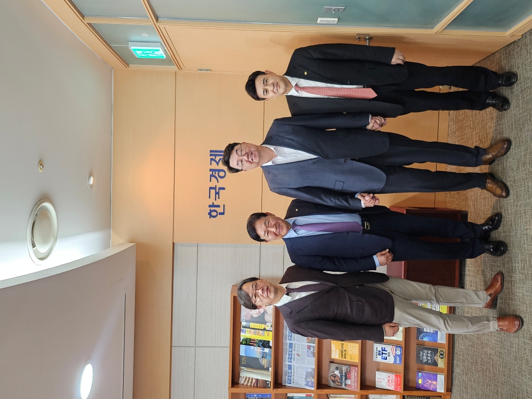 회장 동정 한국경제신문 조일훈 신임 사장 (2).jpg 이미지입니다.