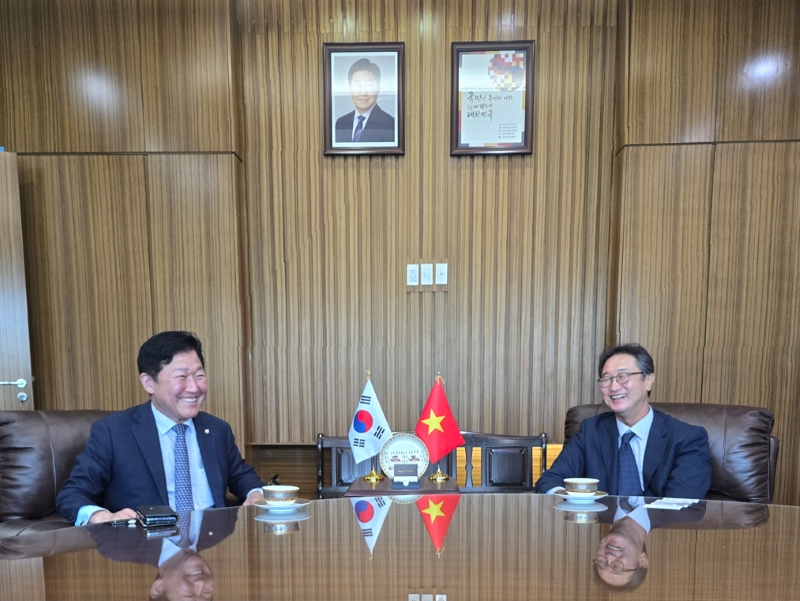 주호치민 총영사관저 오찬 (2).jpg 이미지입니다.