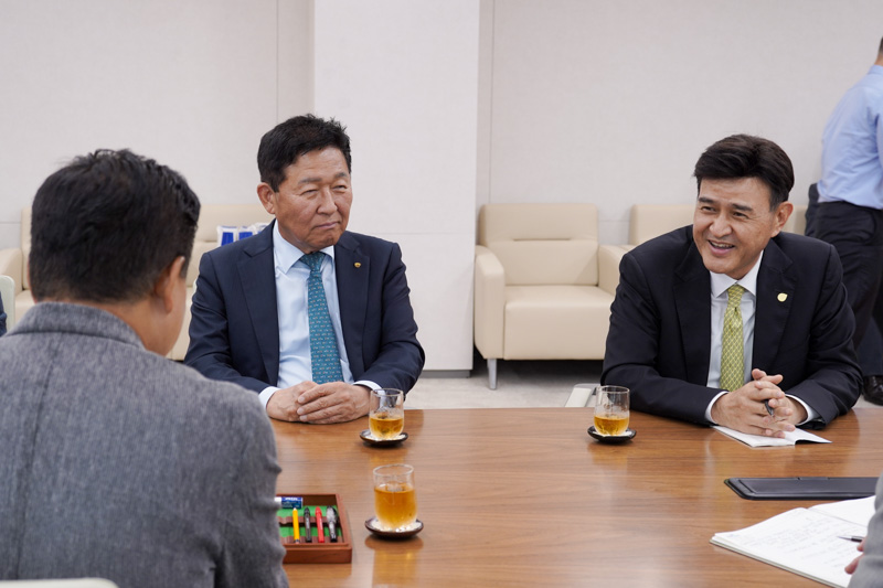 충북도지사 예방re-03.jpg 이미지입니다.